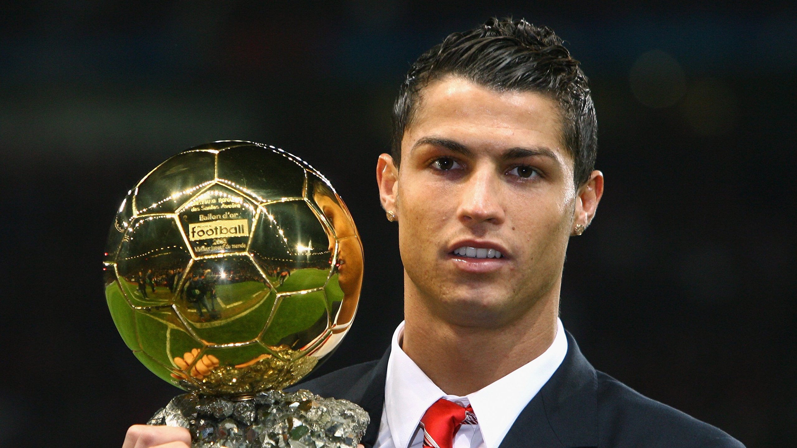 _极地冰泳：挑战极端环境的勇者_，极地冰占了97%主要在哪里