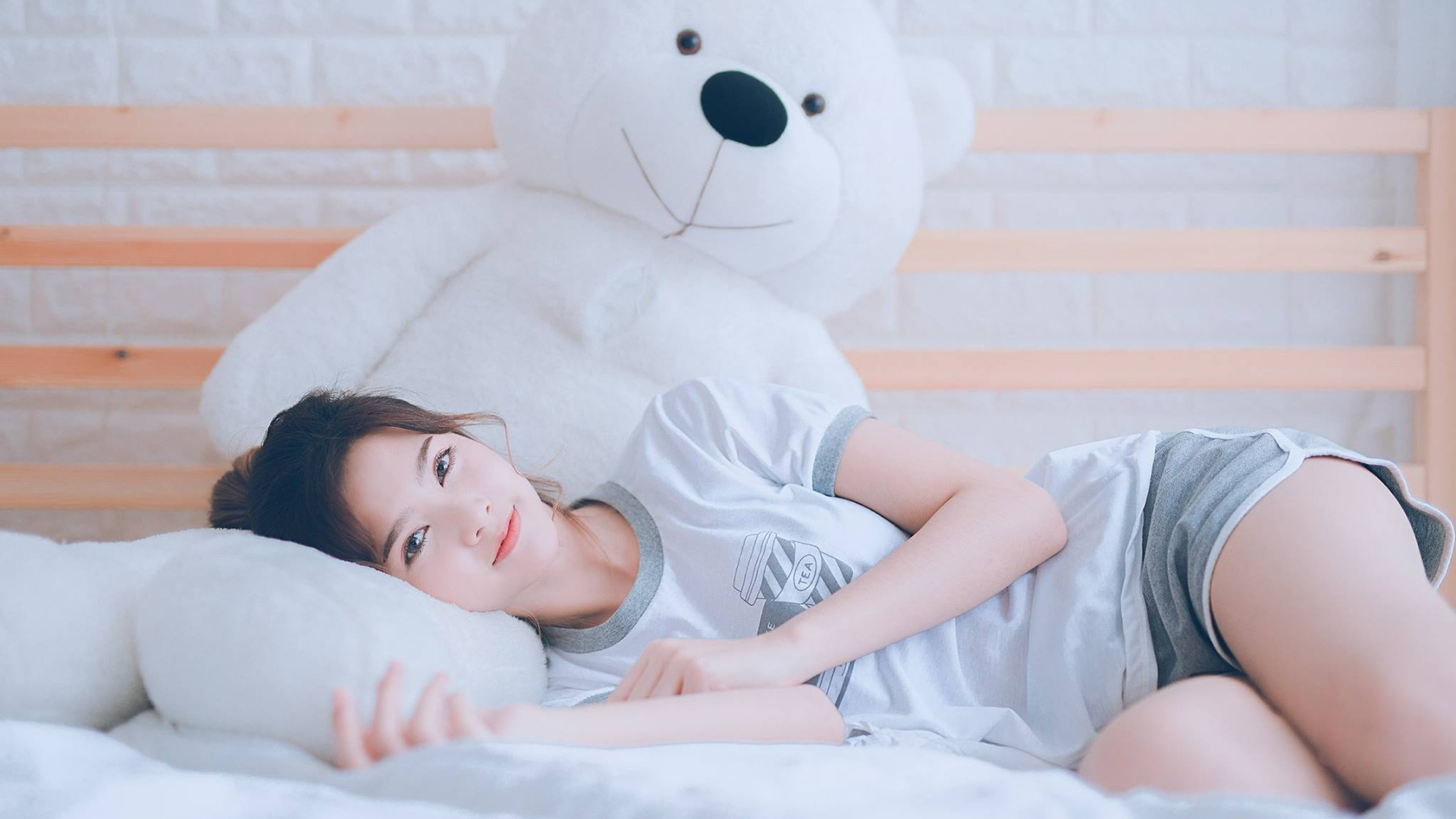 西布朗维奇主场大胜汉姆联,球队四连胜,近期表现实力突显,西布朗维奇对曼城